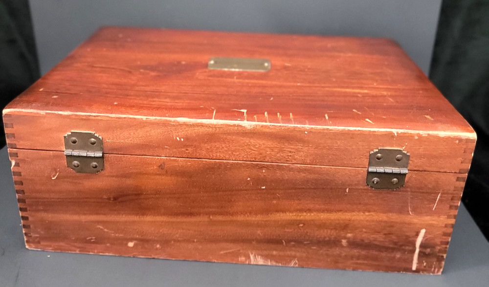 Holmes & Edwards Inlaid I|S Spring Garden -57 piece Silverware Set Naken's Chest