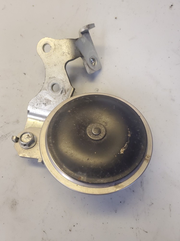 09 - 14 Yamaha YZF R1 horn with bracket