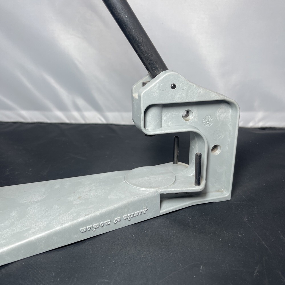 Vintage 1991 Badge-A-Minit Hand Press Button Maker