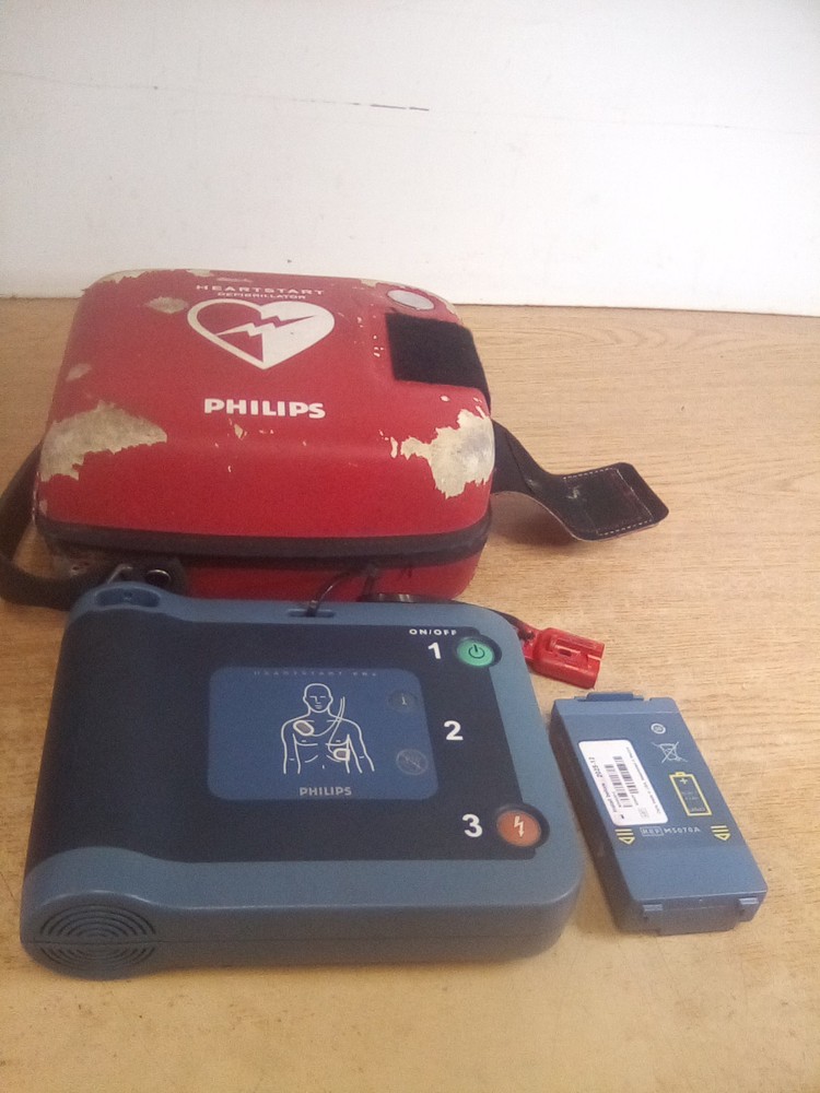 Philips Heartstart FRX AED Defibrillator W/Case