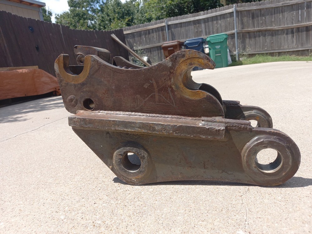 STRICKLAND 7995 Excavator Coupler - Used Good