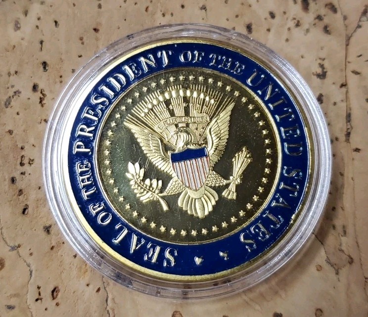 U.S. 45th President Donald Trump Challenge Coin - White House Presidential Seal