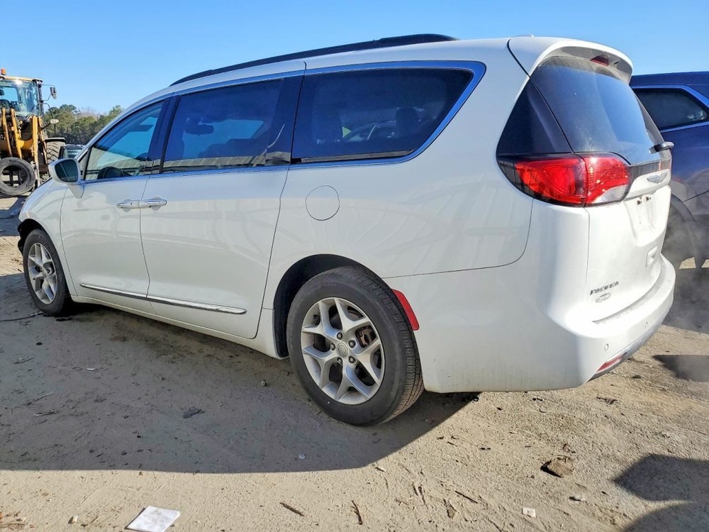 PACIFICA 2017 Glove Box 4990080