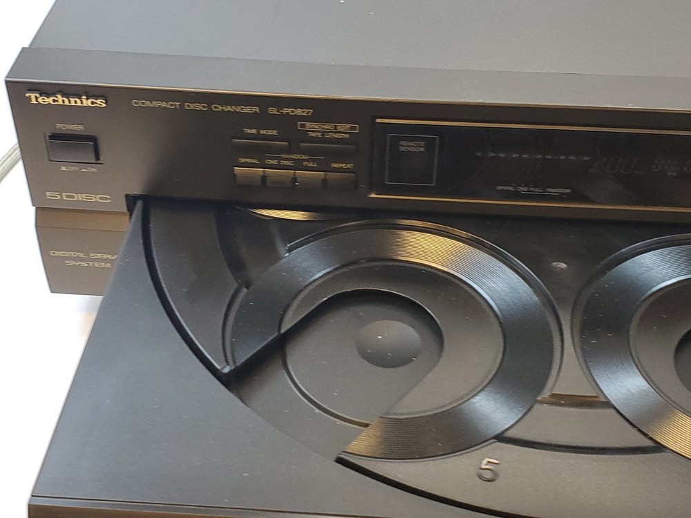 Technics SL-PD947 5 Disc Changer CD Player With Cords And Remote