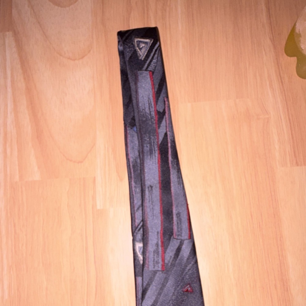 Wembley Men's Designer Geometric Pattern Woven Polyester Tie Black Gray Red
