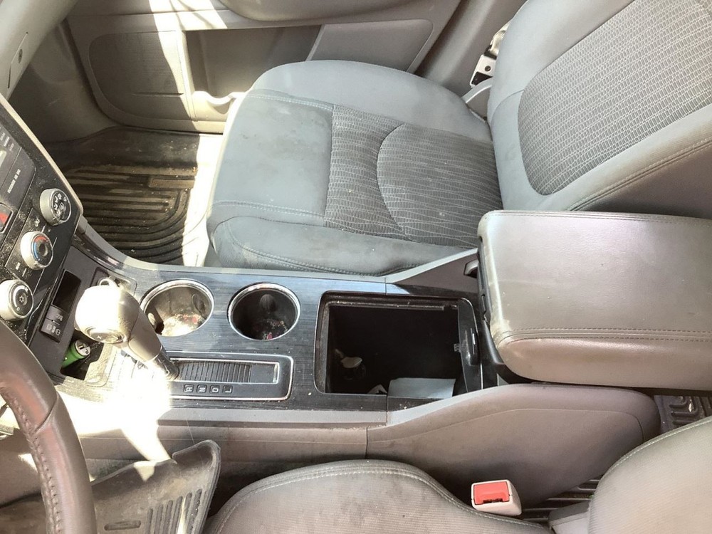 TRAVERSE 2017 Glove Box 4735362