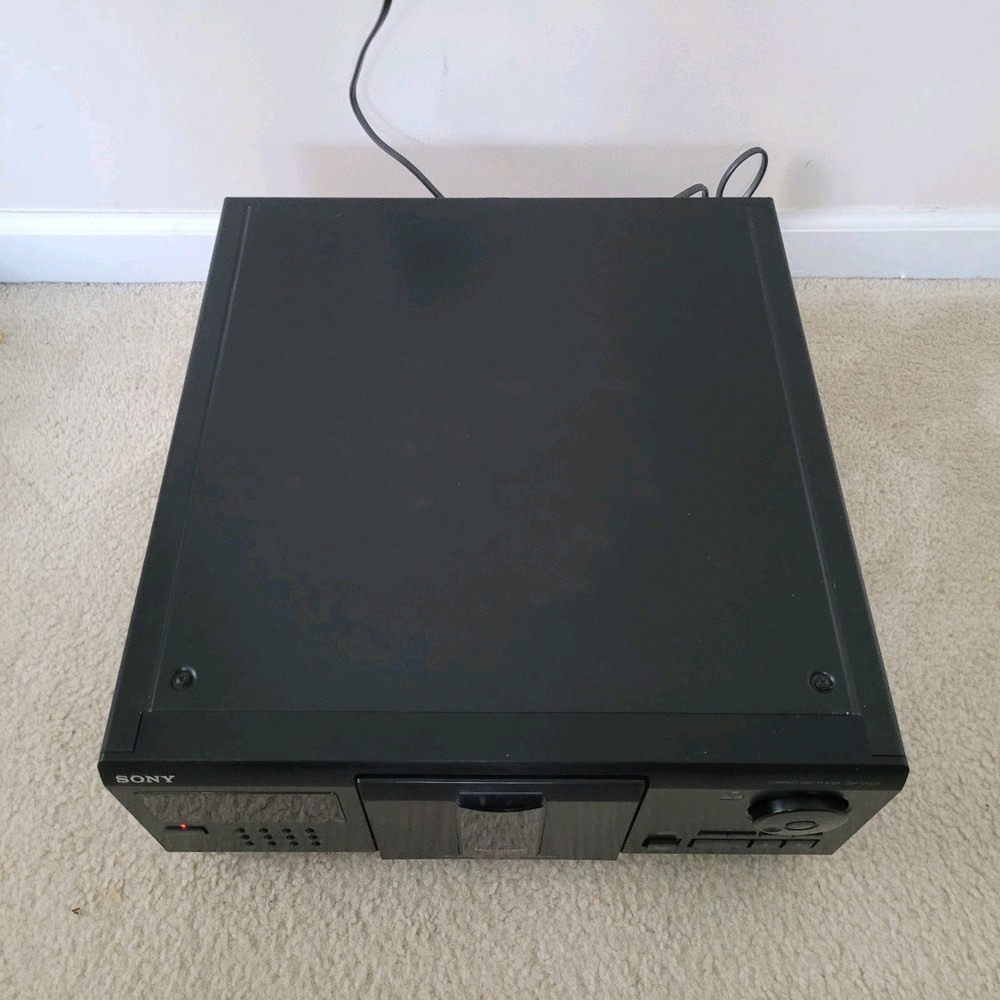 Sony CDP-CX225, 200-CD changer Mega storage Carousel, without Remote, Tested.