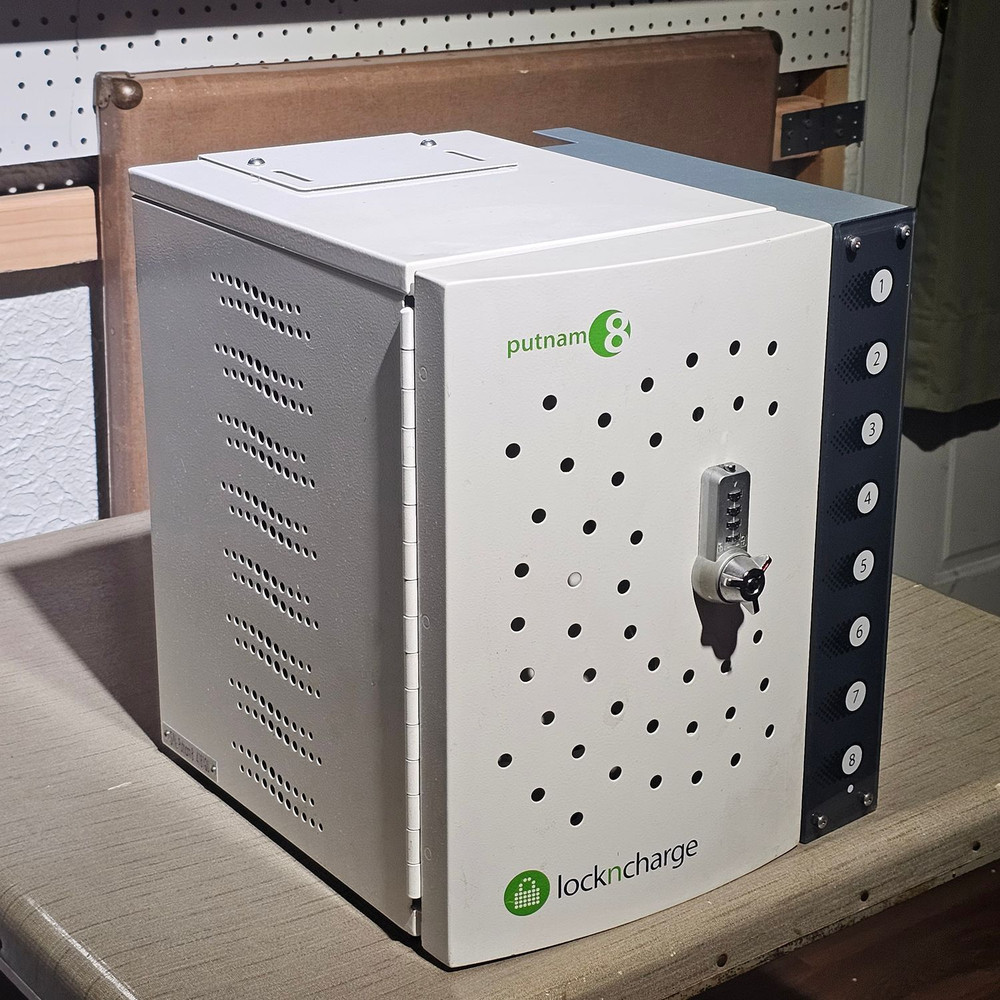 LocknCharge Putnam 8 Bay Charging Station USB Controller ELE00154-01