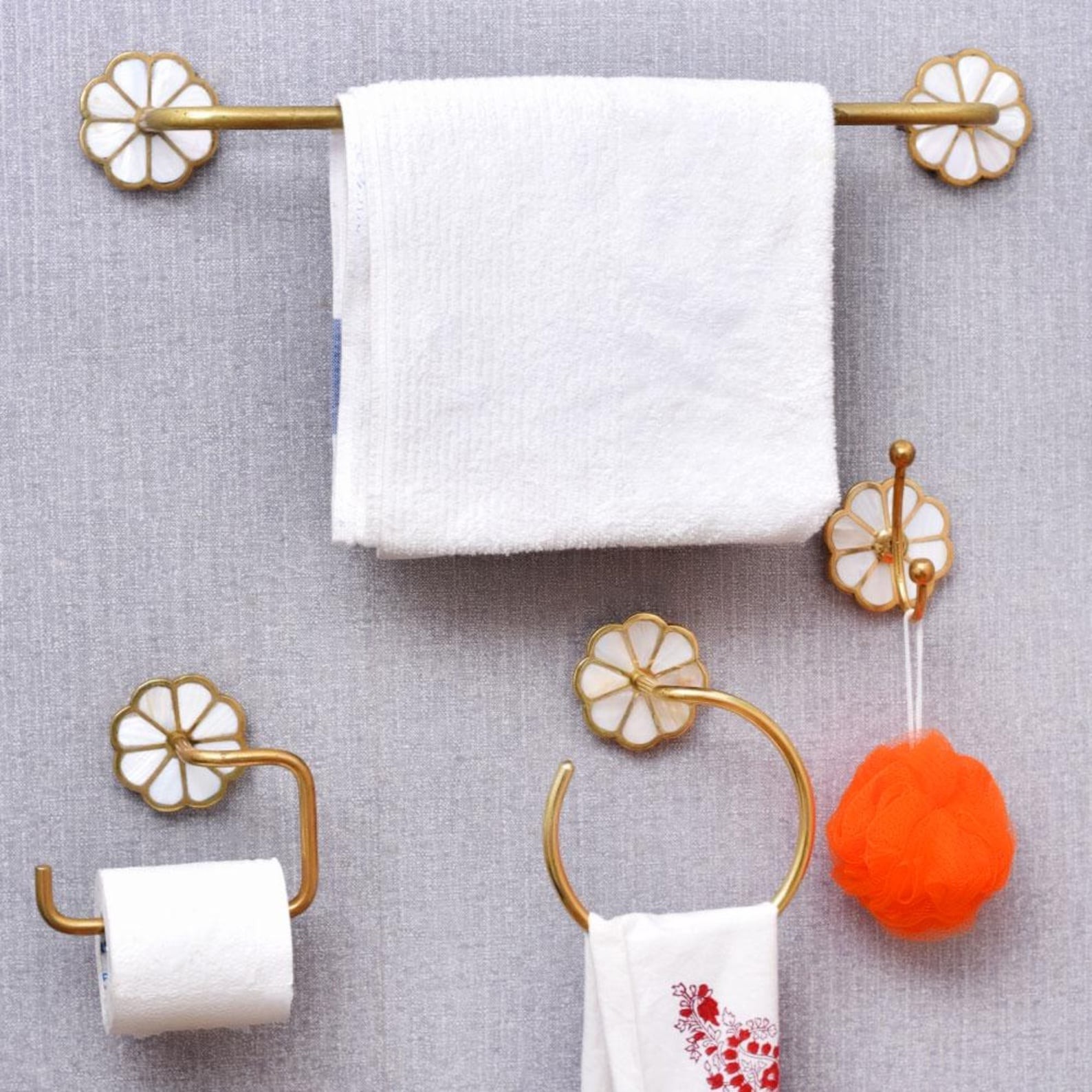 Steel Leaf Set of 4 Mother of Pearl Bathroom Hardware Accessories | Towel Ring