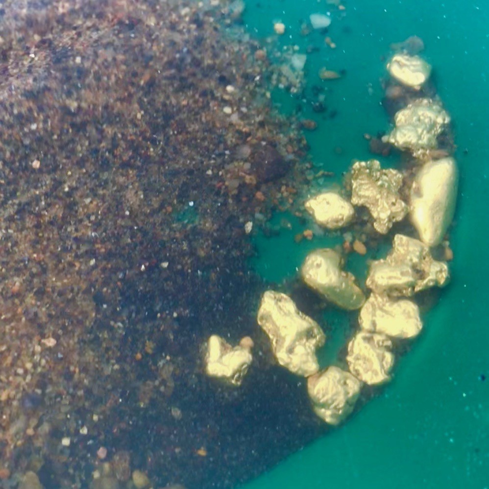 Gold Paydirt PREMIUM - 6 LBS - Unsearched Gold Panning Bag - Nuggets Pickers