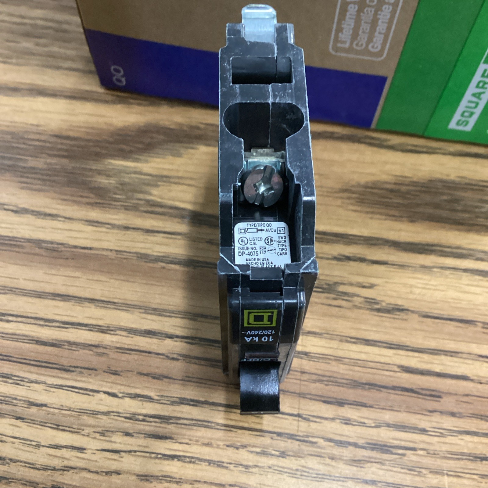 NEW LOT OF 10 SQUARE D 15 Amp Circuit Breaker QO115 Plug-In 1 Pole 120 Volt