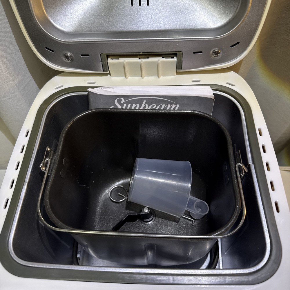 Sunbeam Bread Maker Machine Model 5891 White 2 LB Capacity