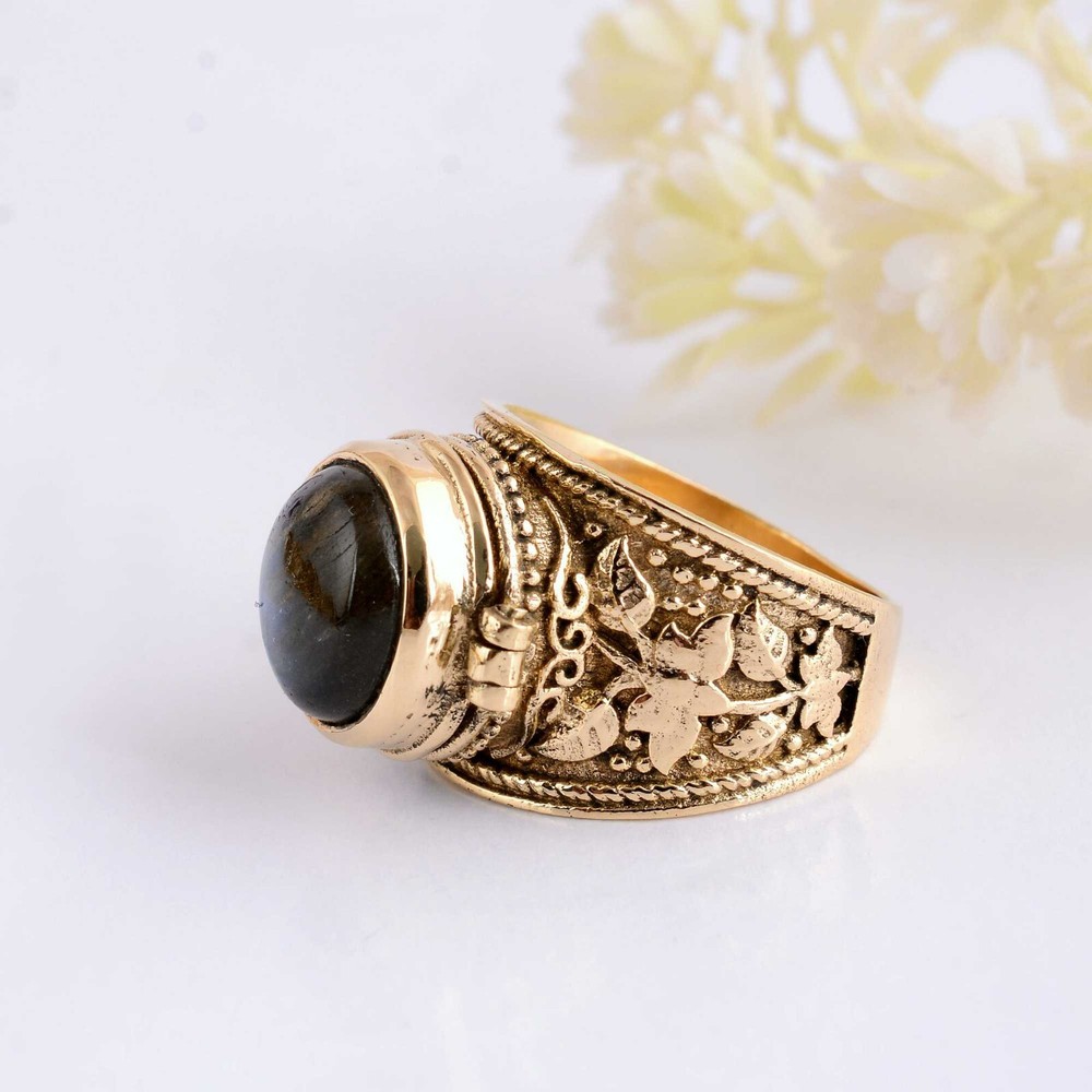 Ethnic poison box ring, handmade ring, pill box ring, vintage ring, Labradorite