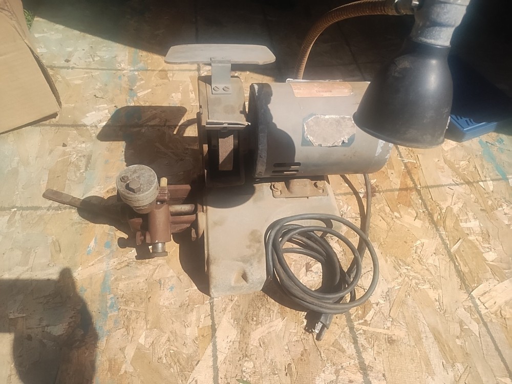Heavy Duty Drill Bit Sharpener Lisle 91000 Drill Grinder Runs Smoothly