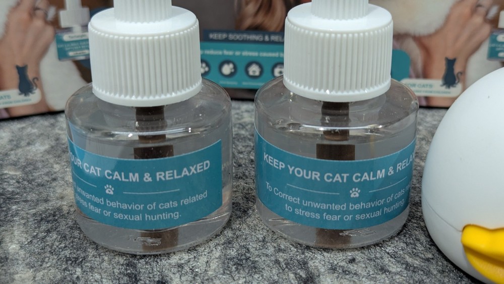 Cat Calming Diffuser, 4 Pack TachengMc,Cat Pheromones 2 Diffuser + 4 Refill 48ml