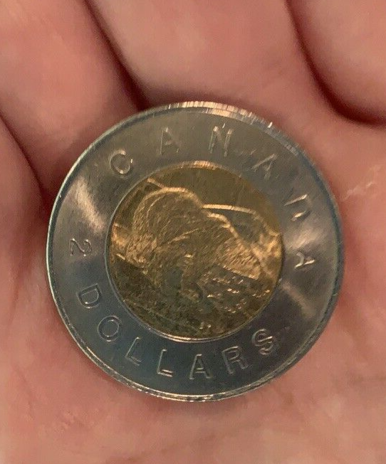 Canada 2009 Regular $2.00 Toonie!!