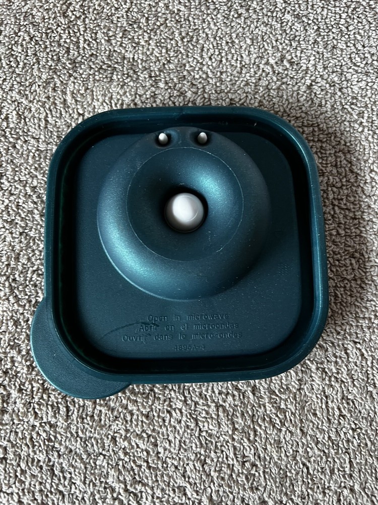 Tupperware Microwavable 3/4 Cup Crystal Wave Container 4893 Green Vent Lid