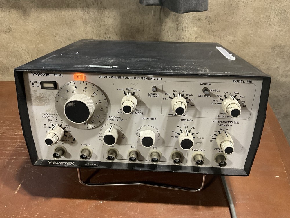 WAVETEK 20 MHZ PULSE FUNCTION GENERATOR MODEL 145 POWERS ON
