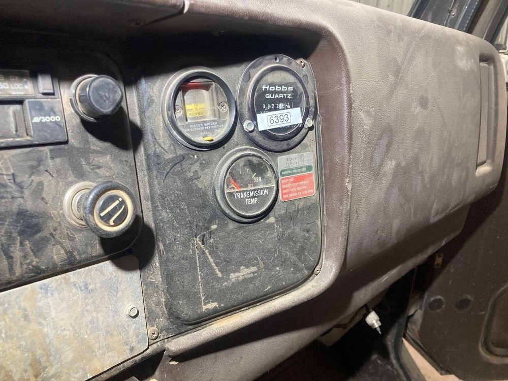 International S1900 GAUGE Dash Panel - Used