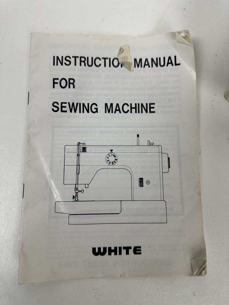 White Vintage Sewing Machine Model 1477