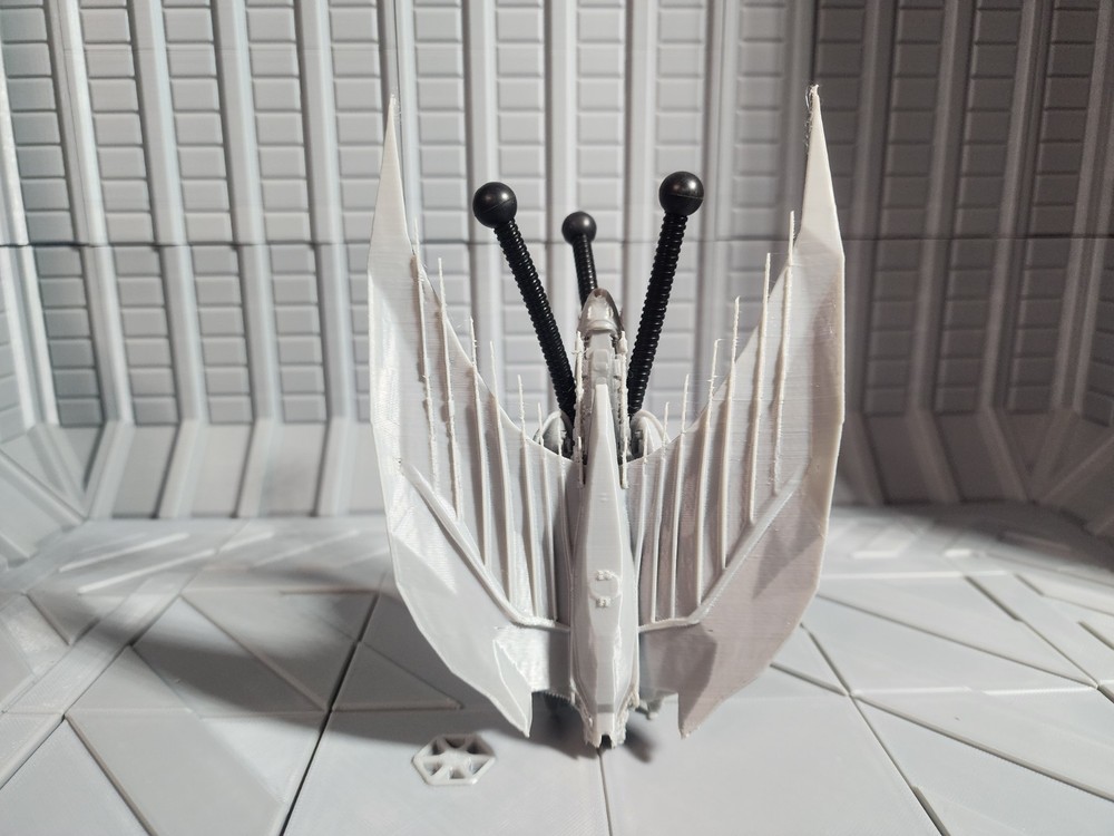 The Galactic Starport Klingon M'Chla Predator Class PLA Model