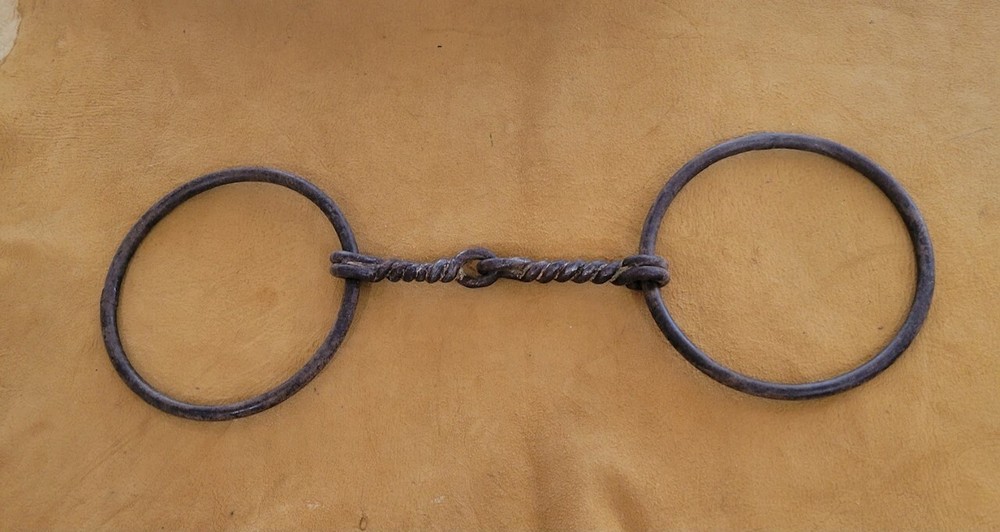 Vintage medium twisted jointed snaffle (js)