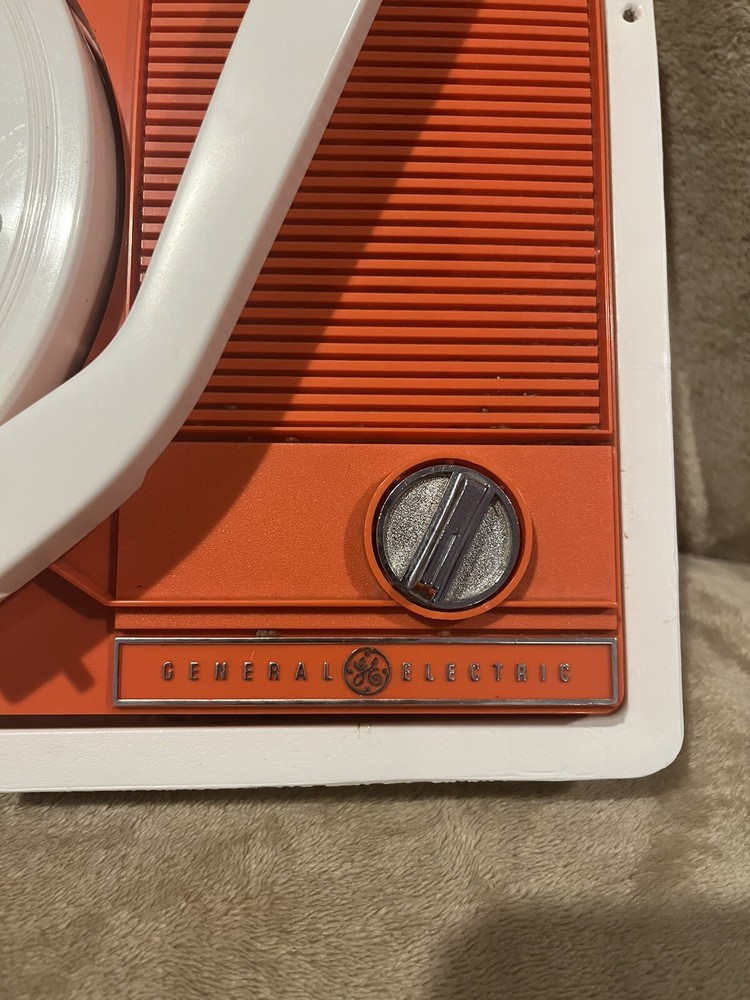 Vintage General Electric Solid State Record Player V211 NOT TESTED missing Lid