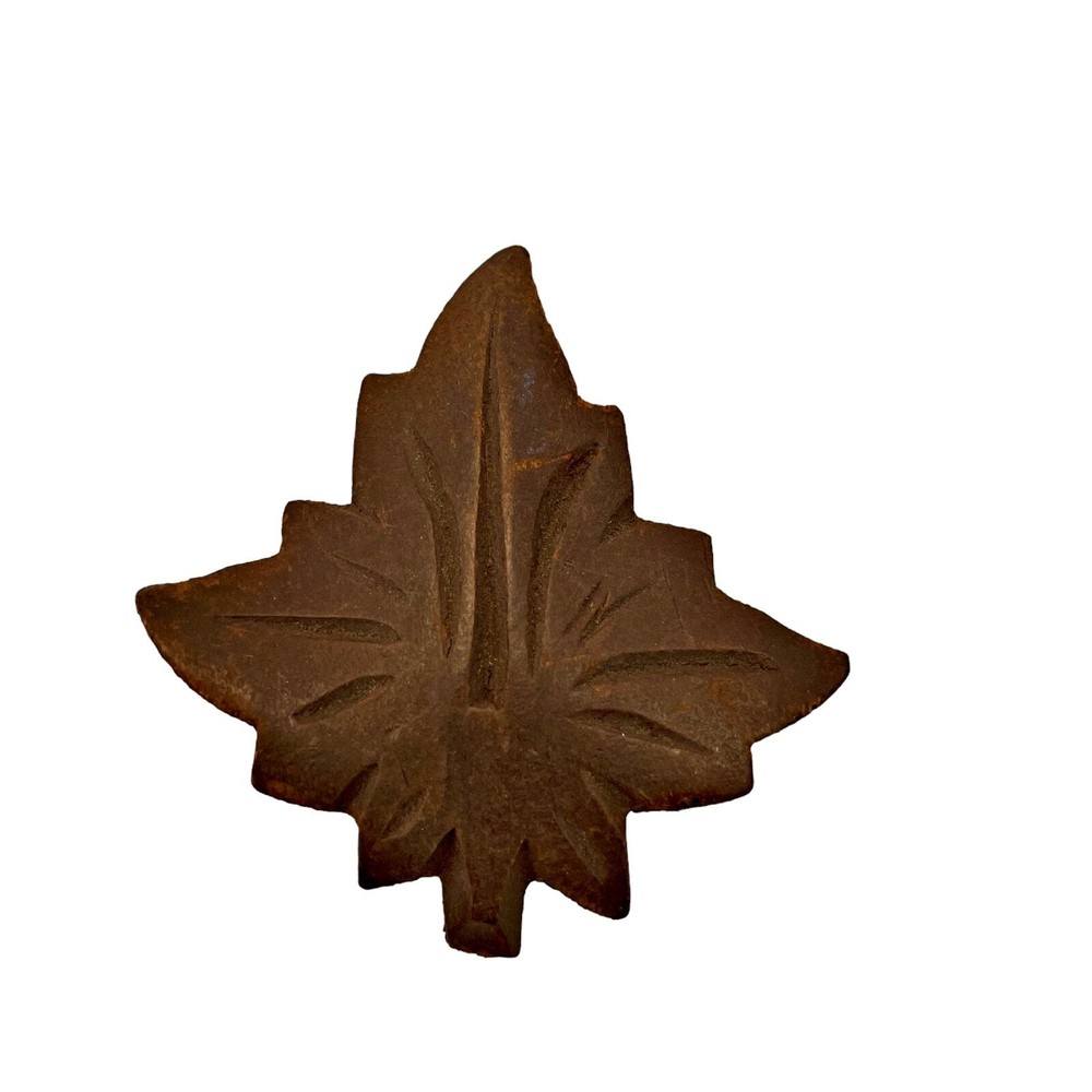 Vintage Original German Black Forest Cuckoo Clock Leaf Replacement Part 2.5"