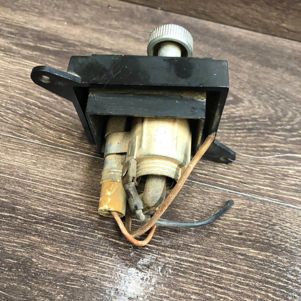 Chrysler LeBaron, 1981, 1982, 1983, 1984, 1985, Cigarette Lighter Assembly