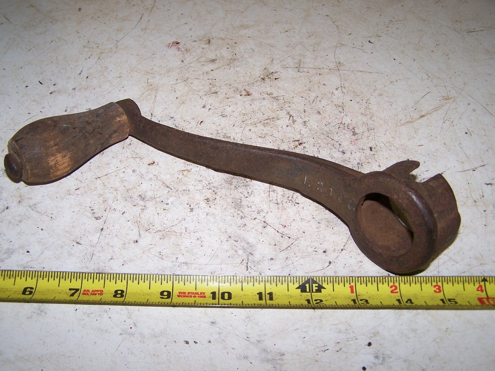Cast Iron Crank Handle Corn Sheller Grinder Roller Farm Implement 1 5/8" Shaft