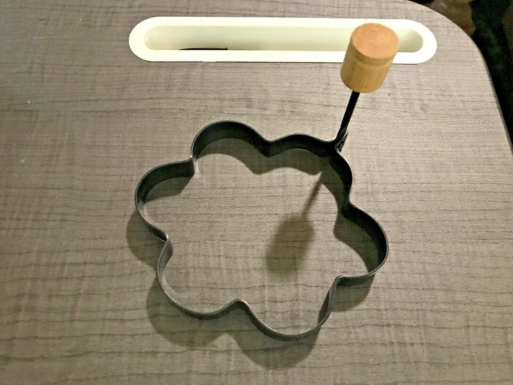 Flower Pancake Egg Mold ring metal wood handle
