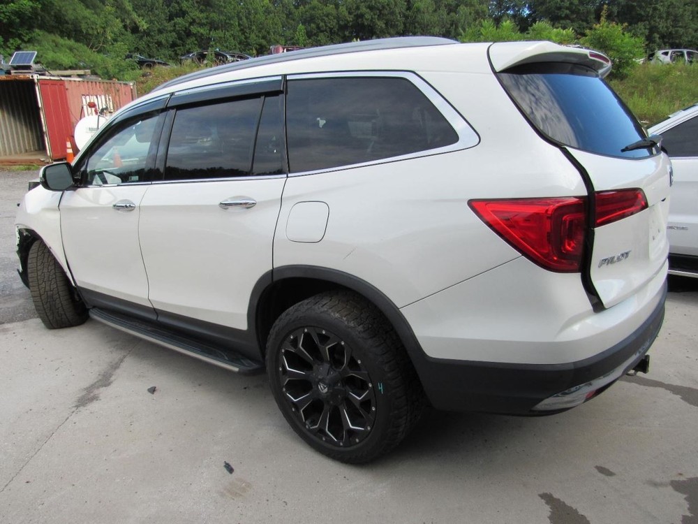 PILOT 2018 Glove Box 1064706