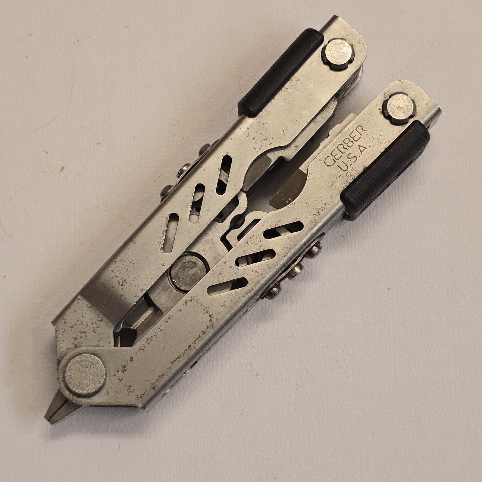 GERBER MP400 MULTI PLIERS TOOL KNIFE COMPACT STAINLESS STEEL