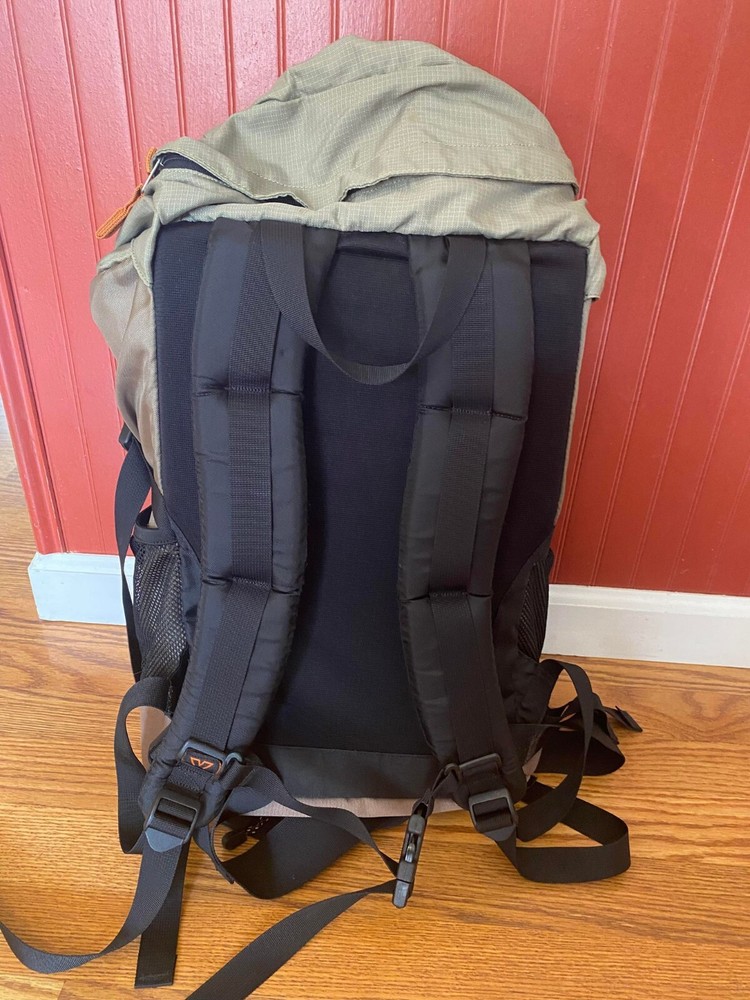 Coleman Exponent Hiking Backpack Padded Back & Straps 100% Nylon