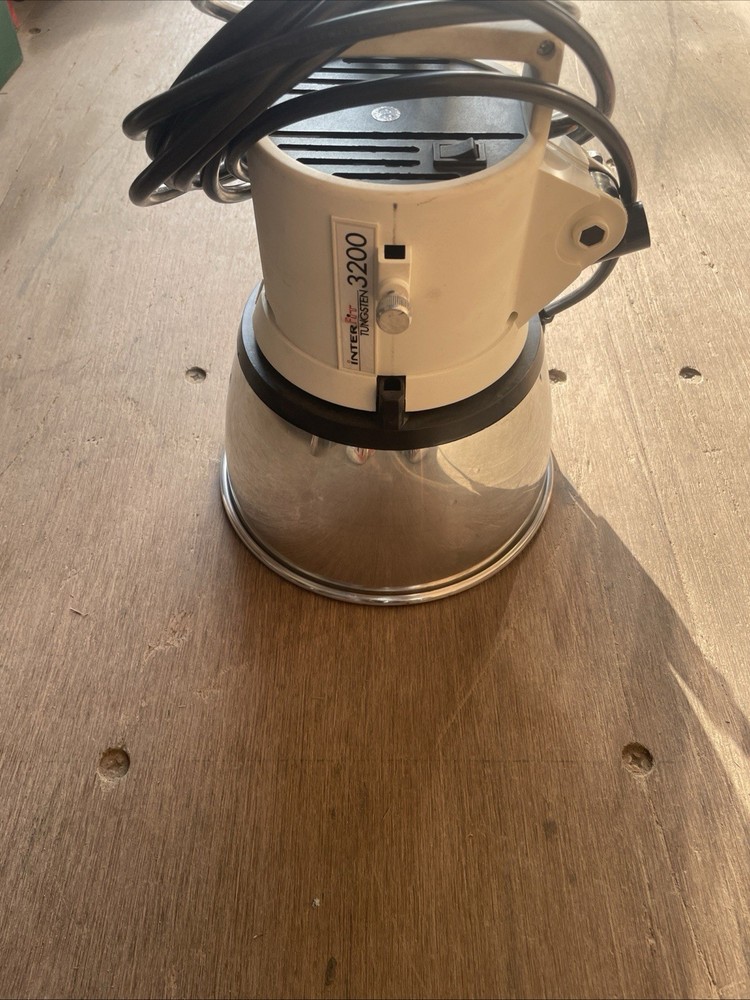 INTERFIT TUNGSTON 3200 CONTINUOUS STUDIO LIGHT WORKS