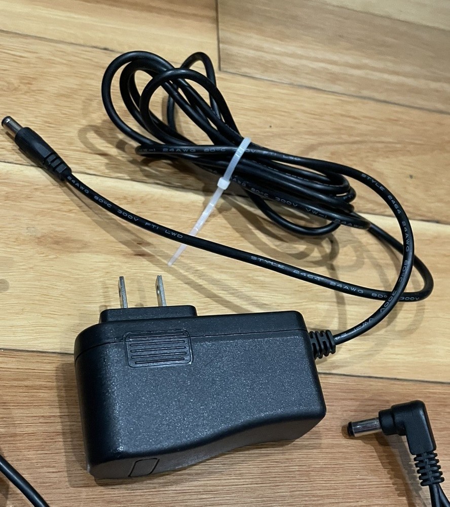 OTraki DC10 power supply + Guitar Pedal Broad + Cables