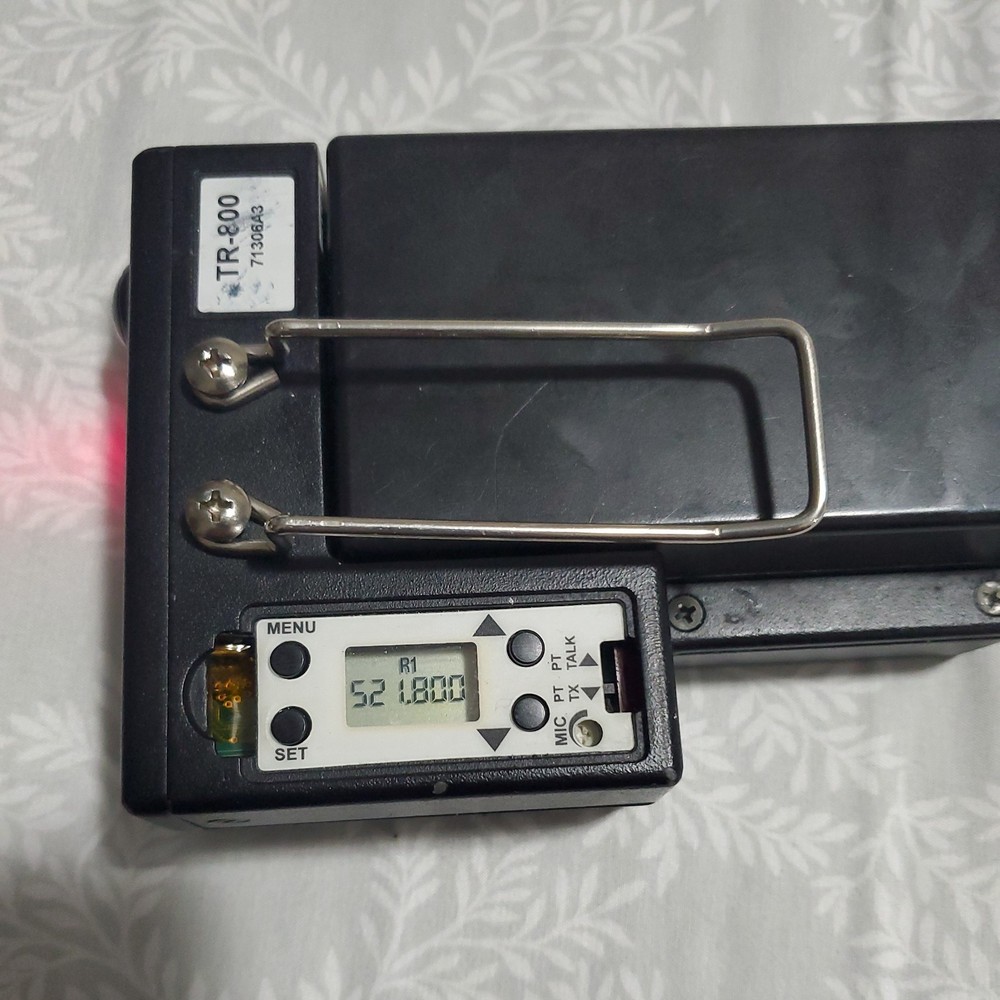 RADIOCOM TR-800 WIRELESS BELTPACK TRANSCEIVER