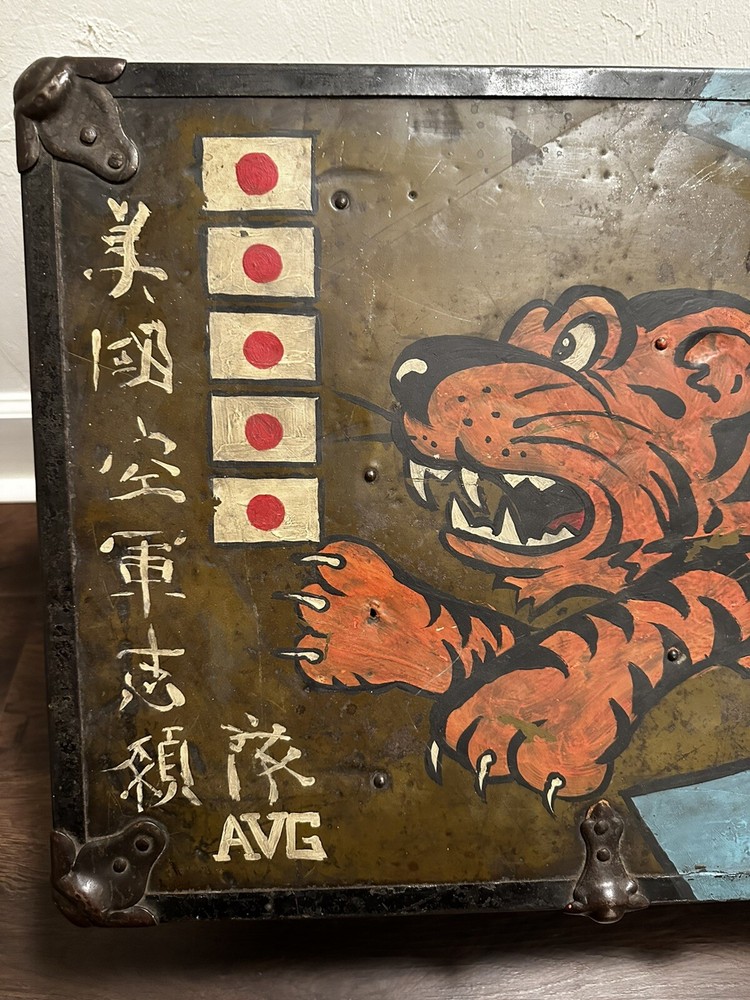 WWII Painted Flying Tigers Style US Air Force Trunk