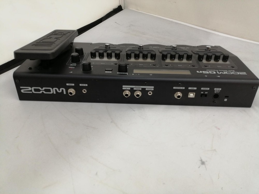 ZOOM G5N | Guitar Multi-Effects Processor – 127 Effects – Good Condition