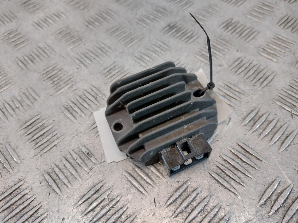 2015 VESPA PRIMAVERA  RECTIFIER REGULATOR