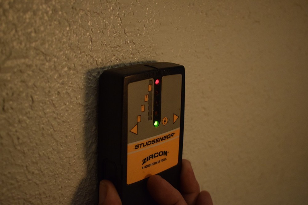 ZIRCON STUDSENSOR STUD DETECTOR FIND EDGE FINDER CARPENTRY ELECTRICAN HAND TOOL