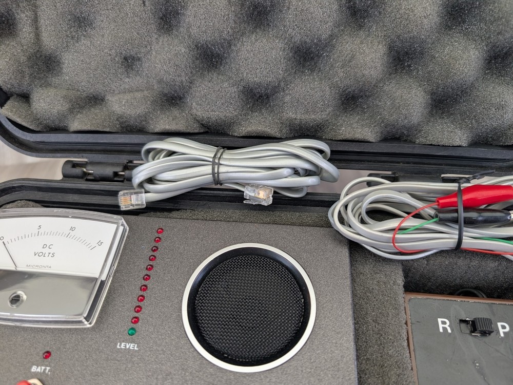 AS IS - UNTESTED Counter Surveillance Electronics Kit Bug Sweep RF Locator Used