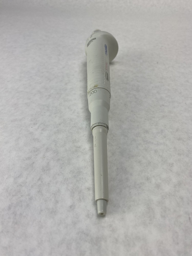 Eppendorf Reference Adjustable Volume Single Channel Pipette 50-200 uL