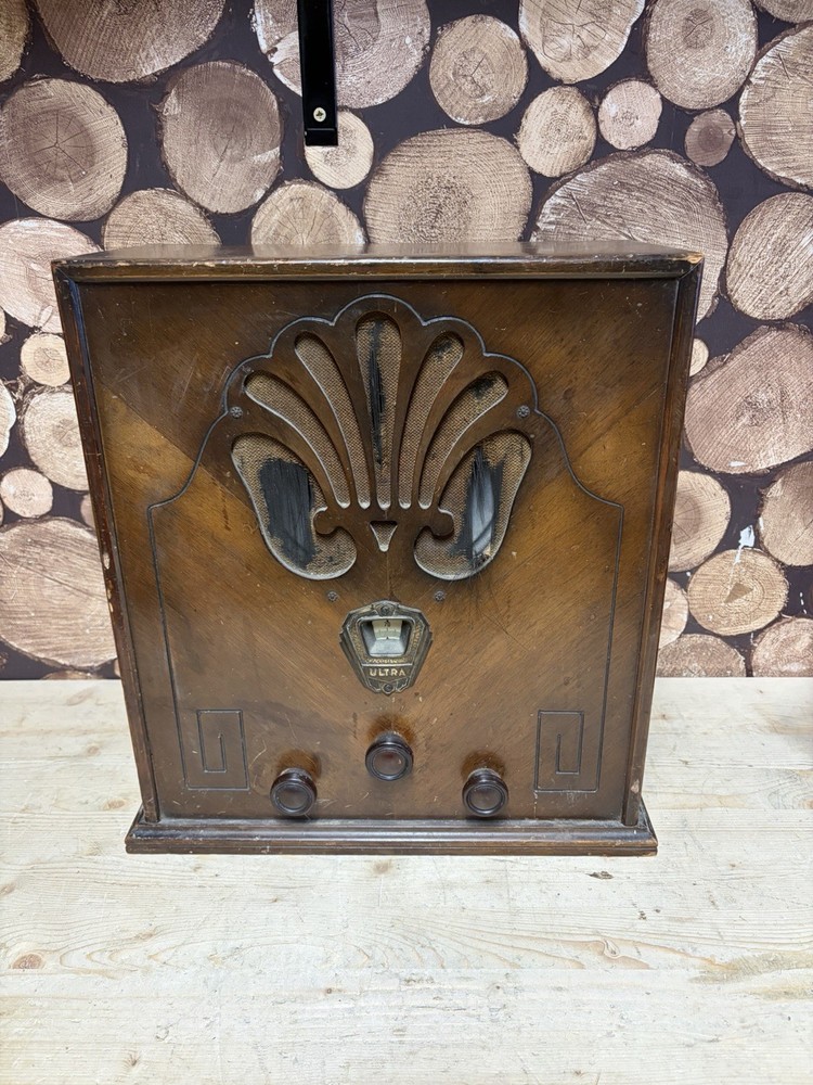 Ultra Blue Fox Vintage Radio