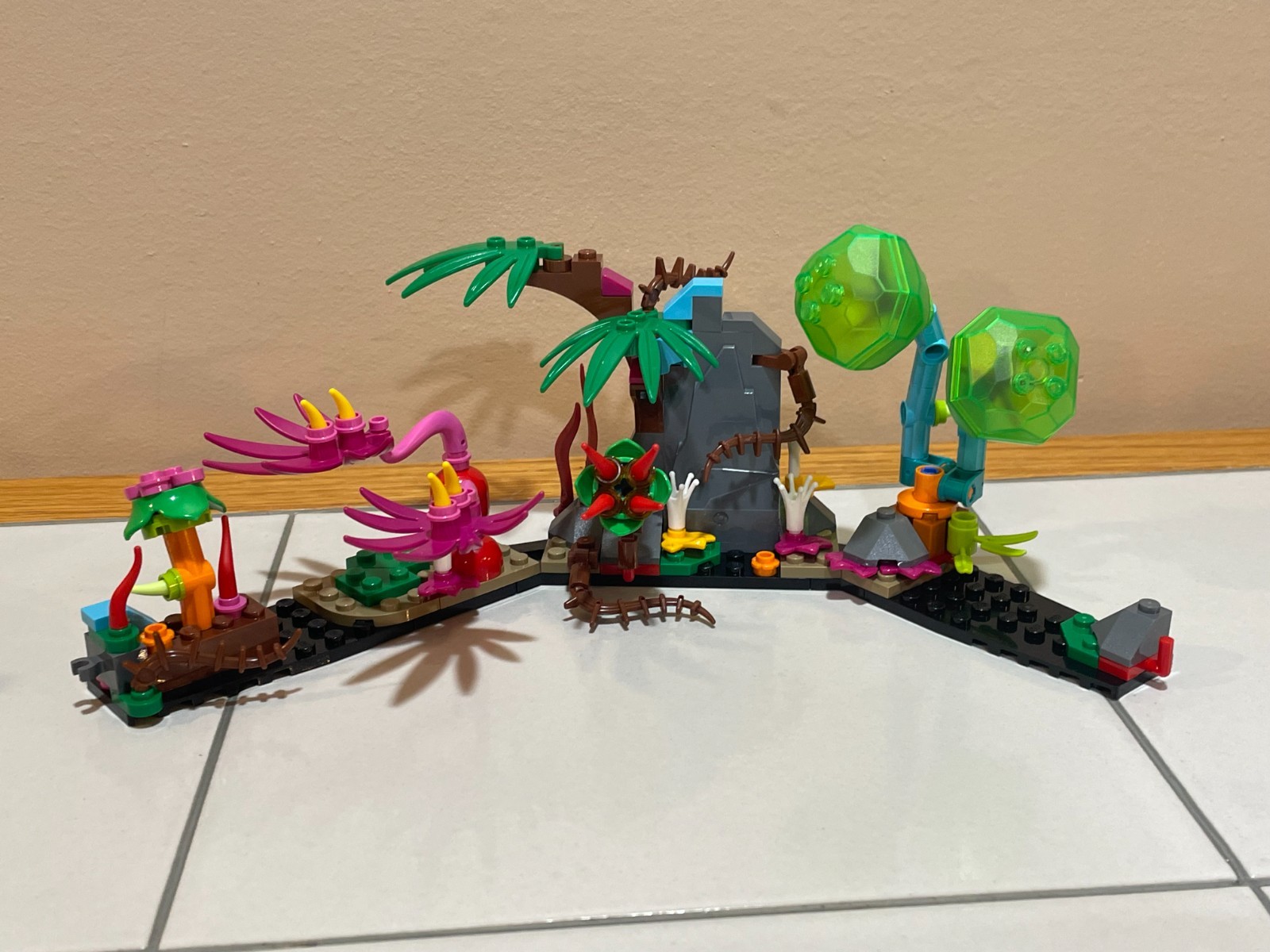 Lego Avatar 75571 Neytiri & Thanator Vs AMP Suit Quaritch Incomplete w/ Minifigs