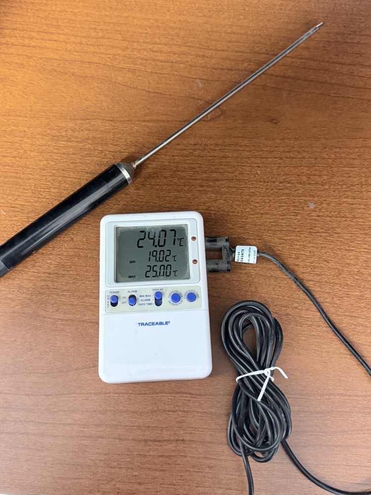 Traceable Digital Thermometer w/ Probe Cal-Cert Lab Temperature Meter Tested