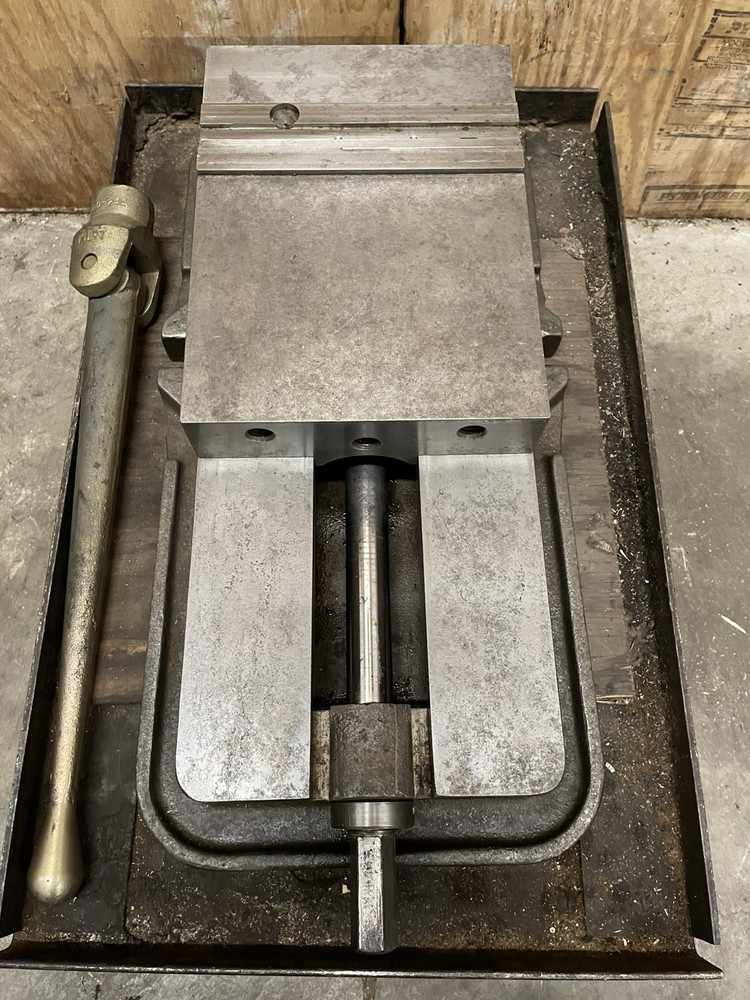 KURT 8" VISE D80