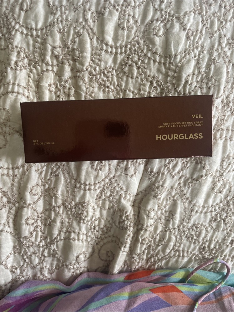 Hourglass Veil Soft Focus Setting Spray