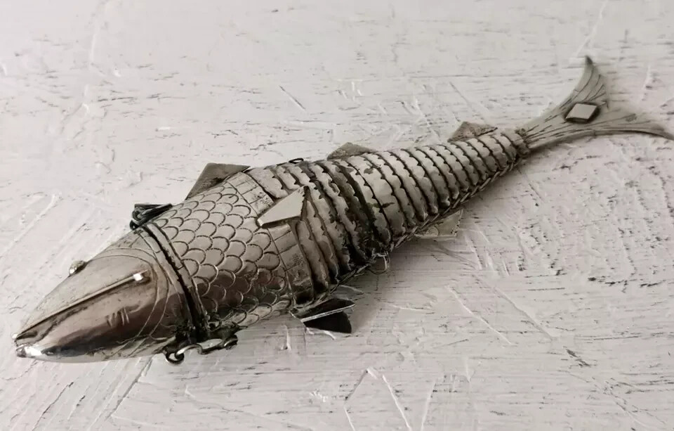 Large Solid Silver Articulated Fish Box - 120g - 19cms.