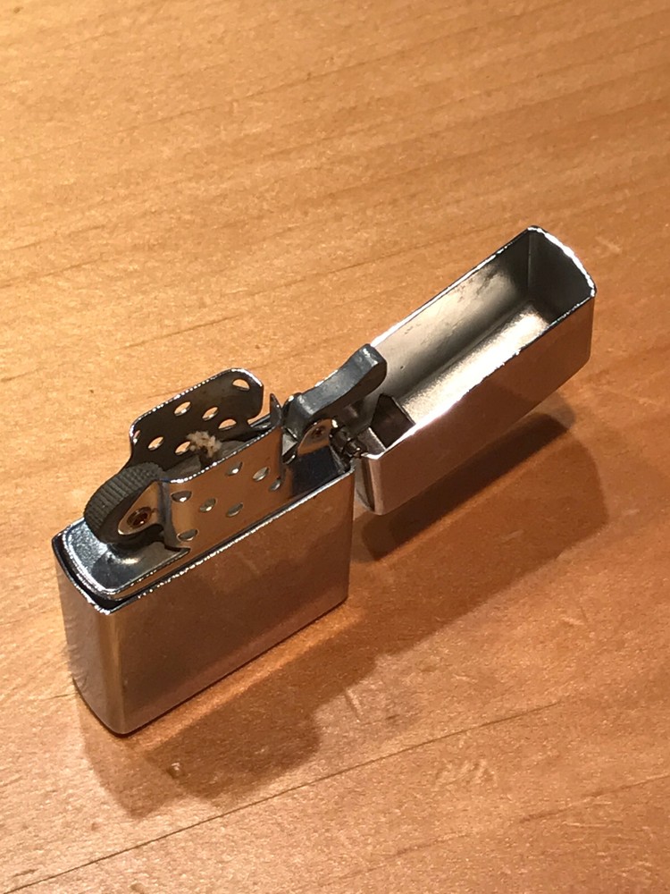 CHROME SEAGATE ADVERTISEMENT CIGARETTE LIGHTER